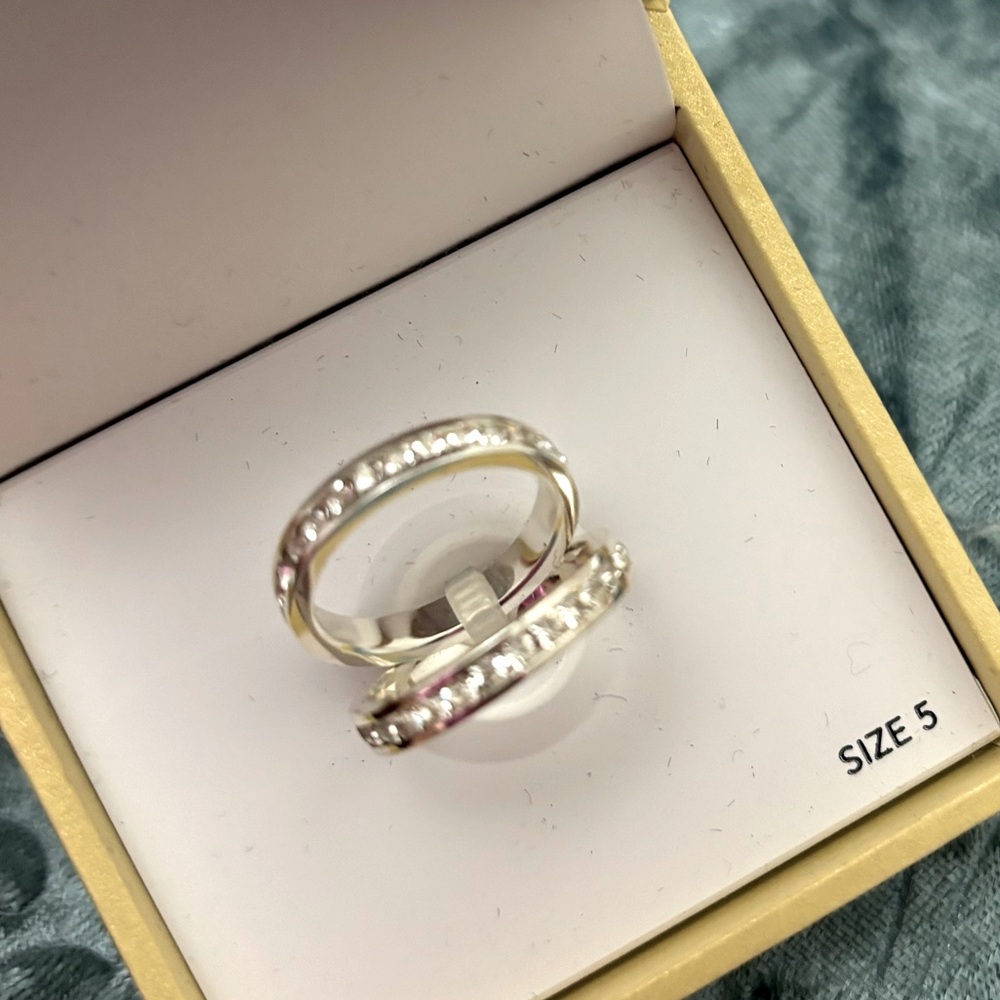 Sz 5-set of two-Macy’s Rings